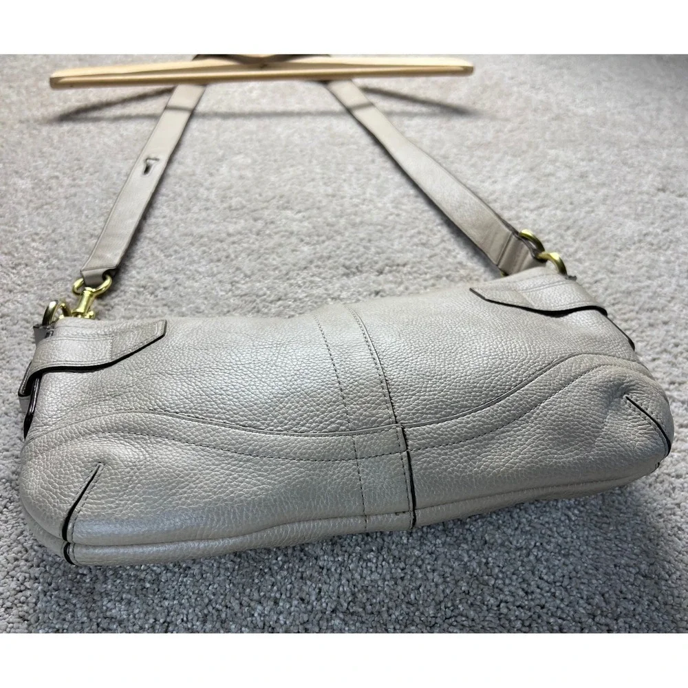 Vintage Coach Leather Soho East West Legacy Y2K beige‎ Buckle Crossbody F17125
